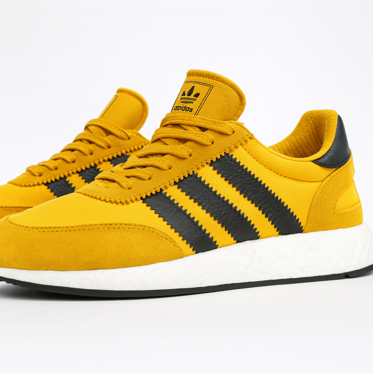 Iniki amarillo y negro