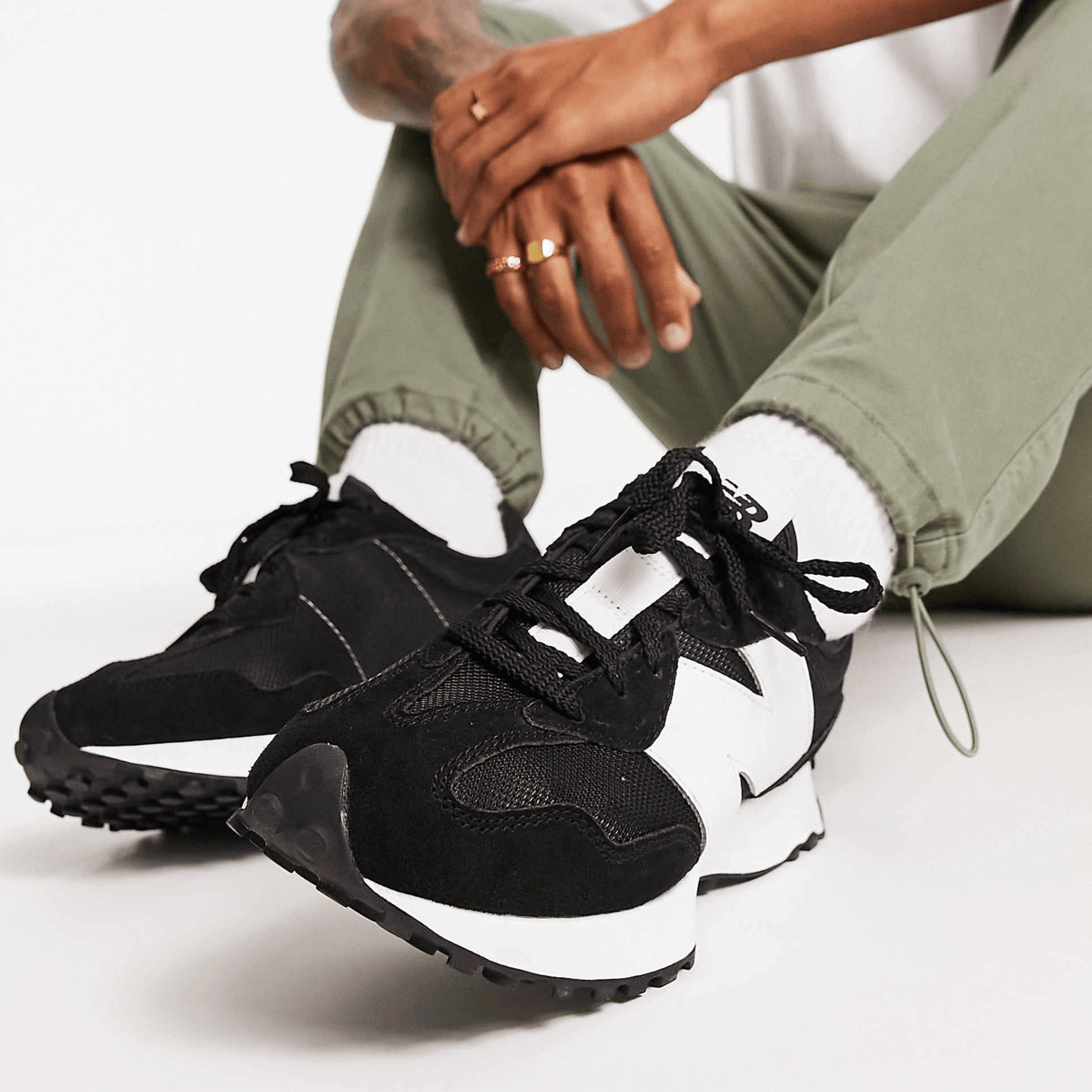 NB 327 negro y blanco