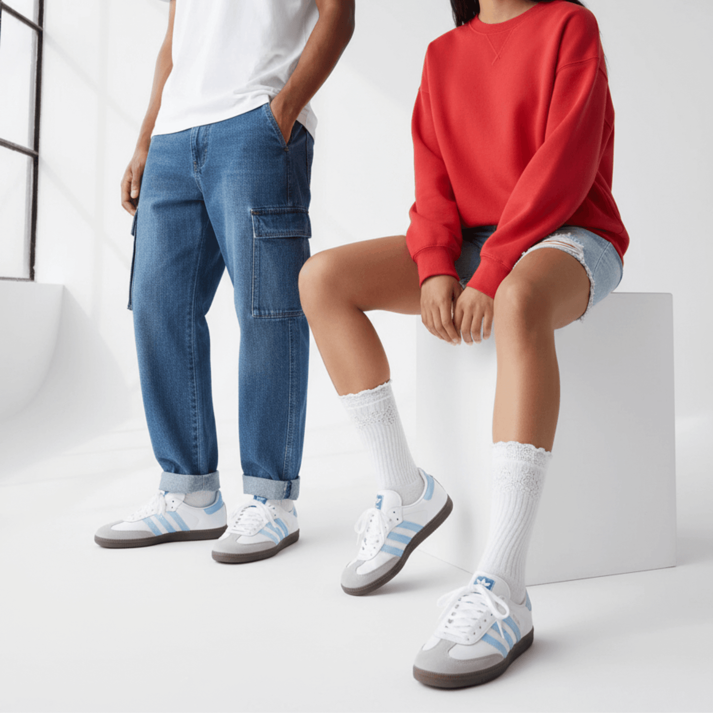 Samba OG blanco y azul cielo