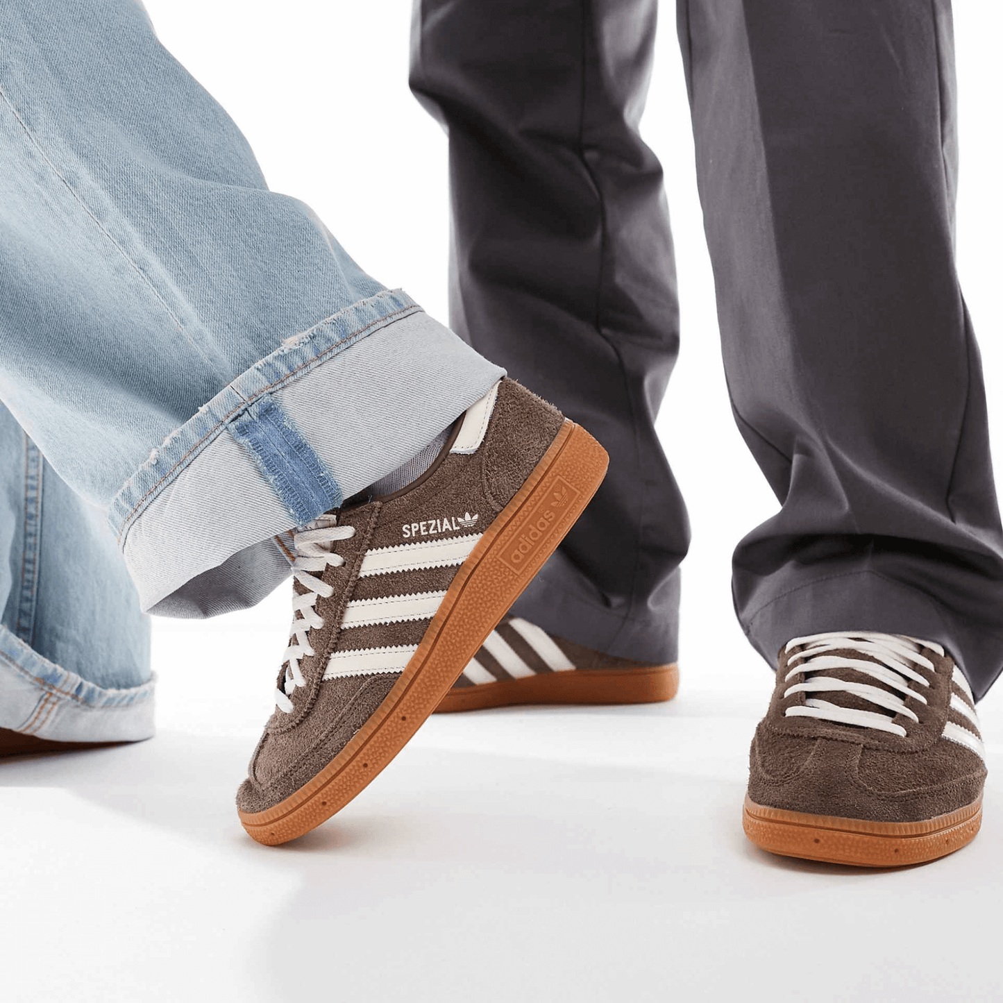 Spezial marrón y beige