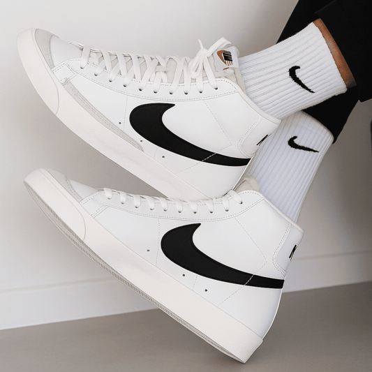 Blazer Mid '77 Vintage blanco y negro