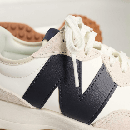 NB 327 blanco y azul