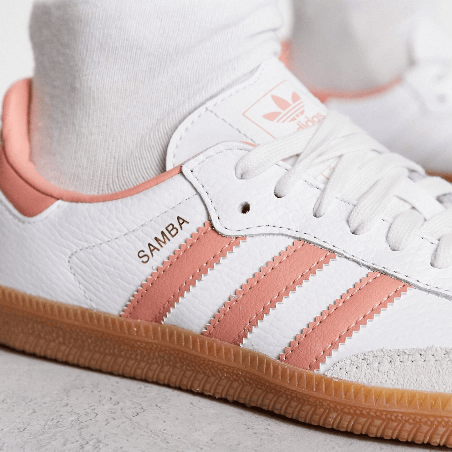 Samba OG blanco y salmón