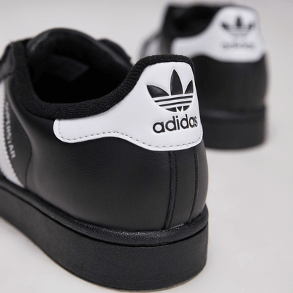 Superstar negro y blanco